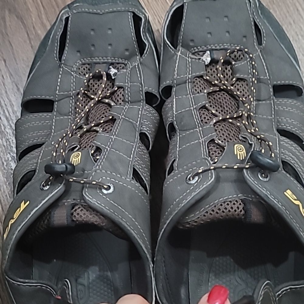 Mens Teva sandals size 12